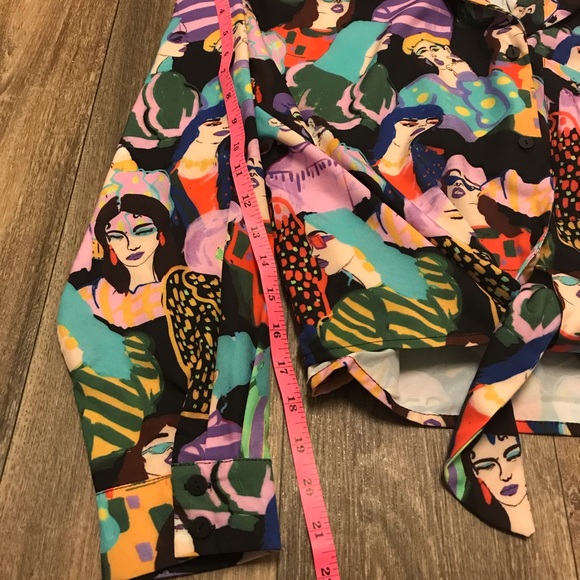 3/$10 🥳 Long sleeve button up crop top patterned L - Picture 11 of 12